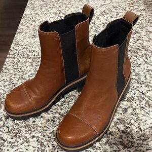 Brown Leather Chelsea Boots